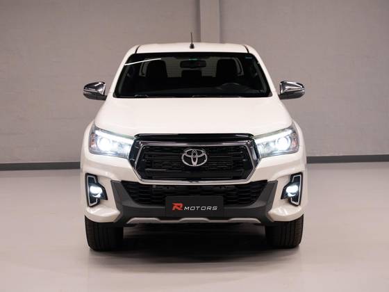 TOYOTA HILUX 2.8 SRX 4X4 CD 16V DIESEL 4P AUTOMÁTICO